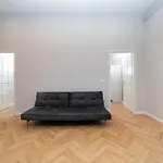 Cityscape Budget Apartments Vas
